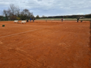 20210327-TCE-Platz-abkratzen-001