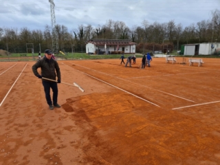 20210327-TCE-Platz-abkratzen-005