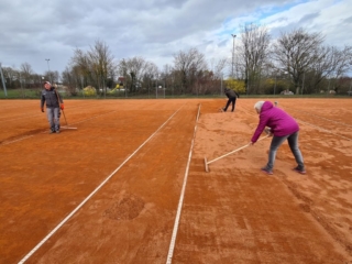 20210327-TCE-Platz-abkratzen-007