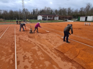 20210327-TCE-Platz-abkratzen-009