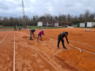 20210327-TCE-Platz-abkratzen-010