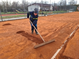 20210327-TCE-Platz-abkratzen-013