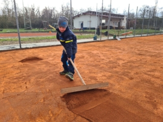 20210327-TCE-Platz-abkratzen-014