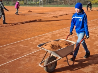 20210327-TCE-Platz-abkratzen-018